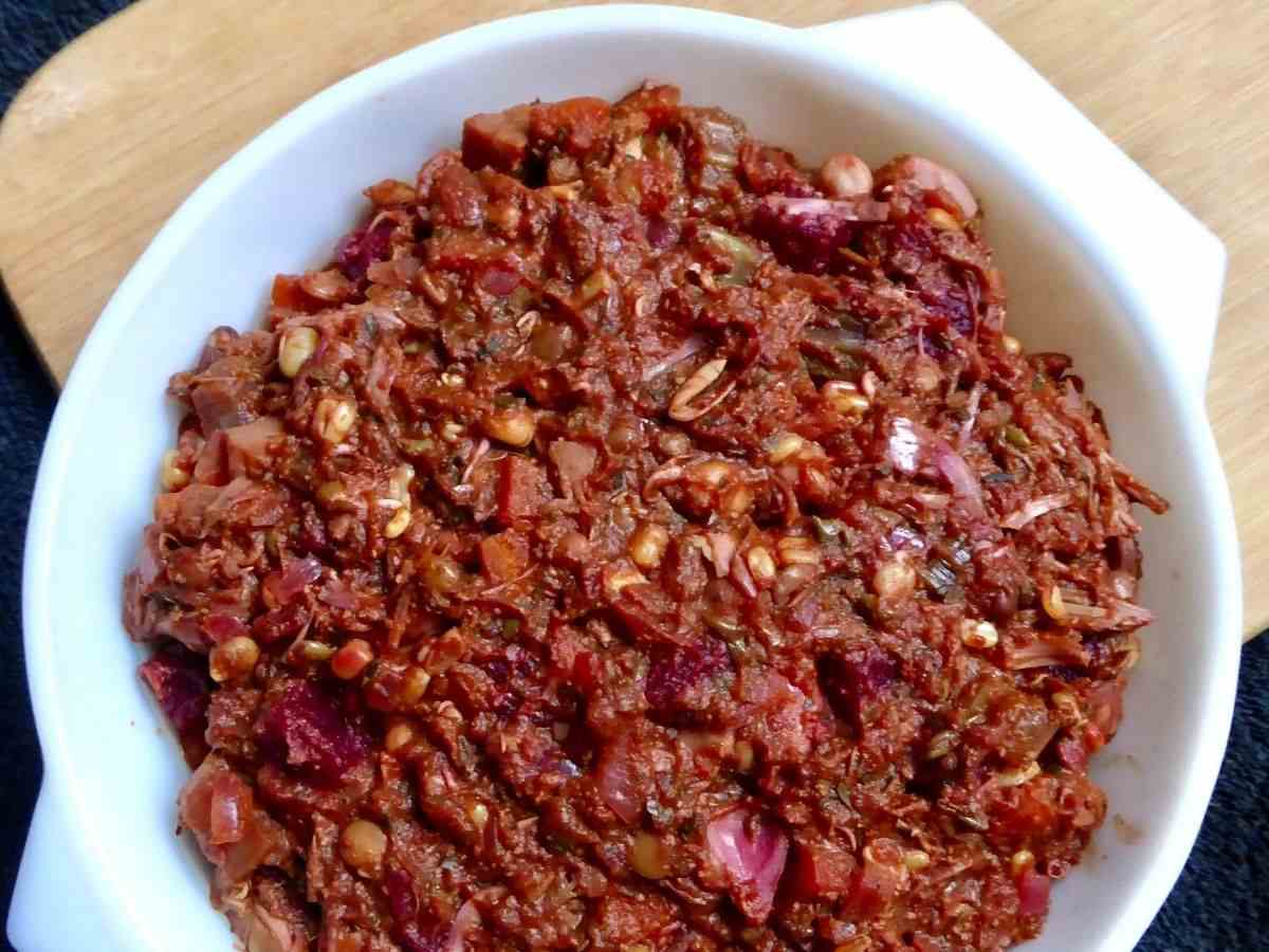 jackfruit chilli con carne showing the top half served in a bowl